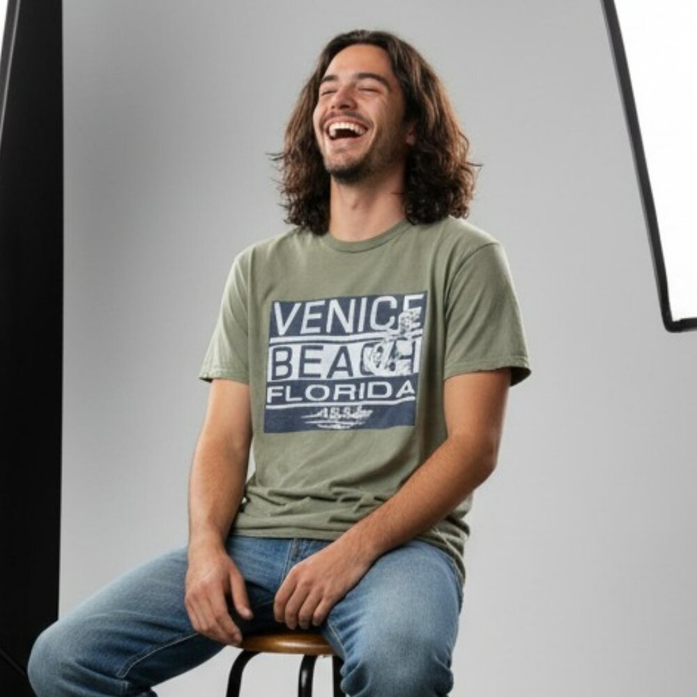 NWOT MEN'S VENICE FLORIDA TEE SHIRT (M)